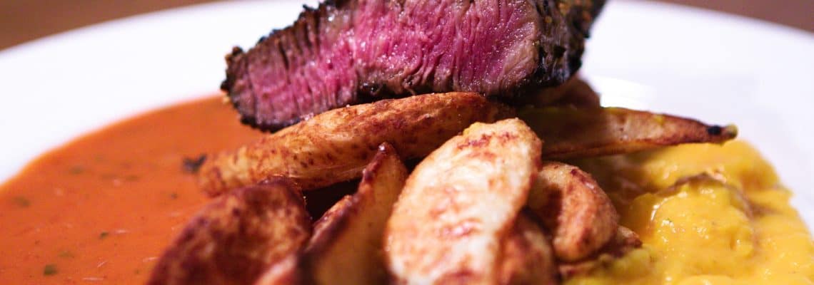 Lækker dryaged peberbøf med kartofler, whiskey sauce og græskar creme.